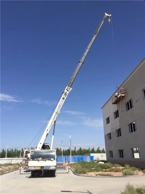 永川区“轻装强干”—— 吊车的 “轻量化臂架” 技术